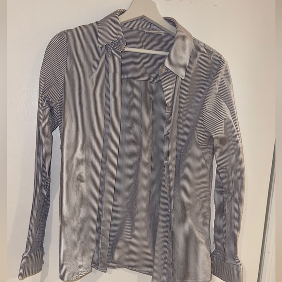 Calvin Klein Women’s Classic Blue and White Striped Shirt - Picture 5 of 8